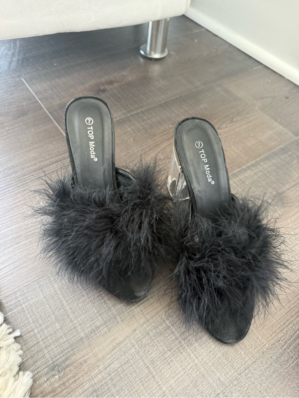 TOP Moda Black Feathered Slide Mules